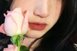 女头像超清真人版,捕捉美丽瞬间，展现个性魅力